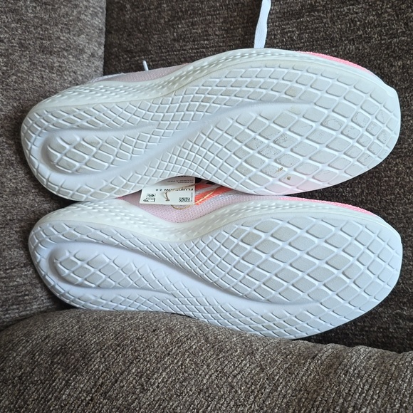 ADIDAS BRAND WOMEN'S WHITE ATHLETIC SHOES SNEAKERS SIZE 6 - Picture 9 of 11
